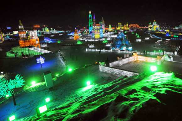 snow3 Harbin International Ice and Snow Sculpture Festival (China)