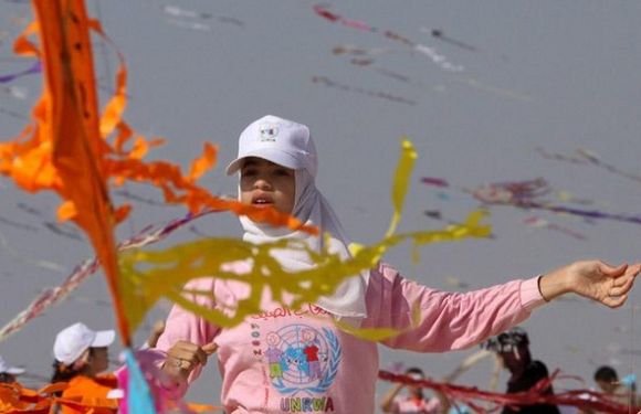 crow5 Children in Gaza attempt to set Guinness world record for kite flying