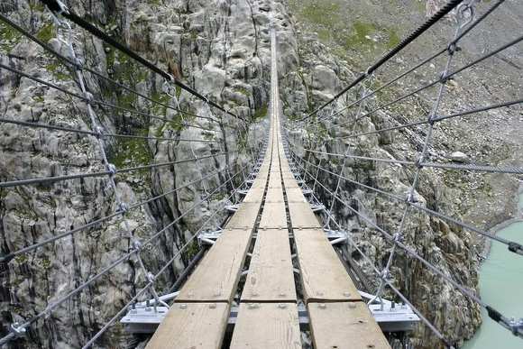 bridges17 World’s Most Dangerous Rope Hanging Bridges