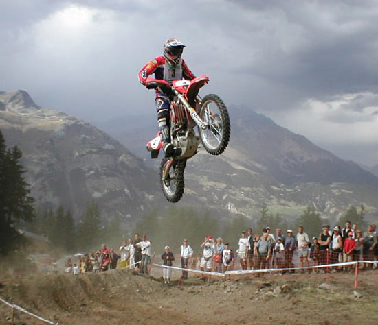 295902x1 Spectacular Flight in Motocross..but when that has to begin?
