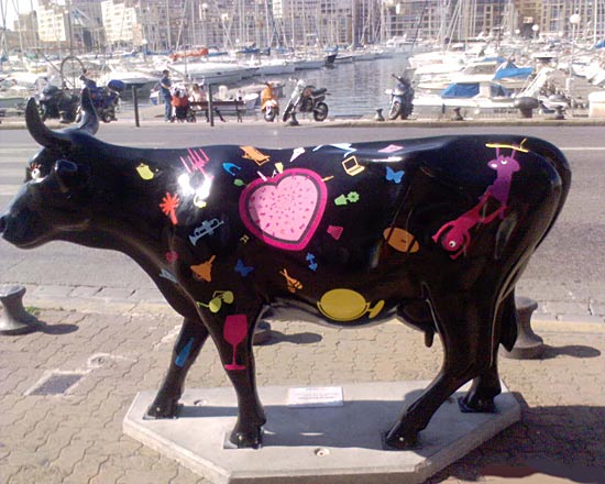 coeurcow0 Cows Parade in the City.. 