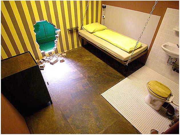 0011a Weird Romantic Hotels Rooms