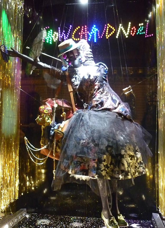 P1020670 Amazing Christmas Shop Windows in Paris