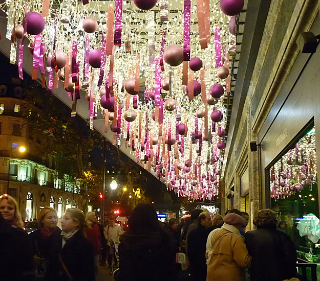 P1020694 Amazing Christmas Shop Windows in Paris